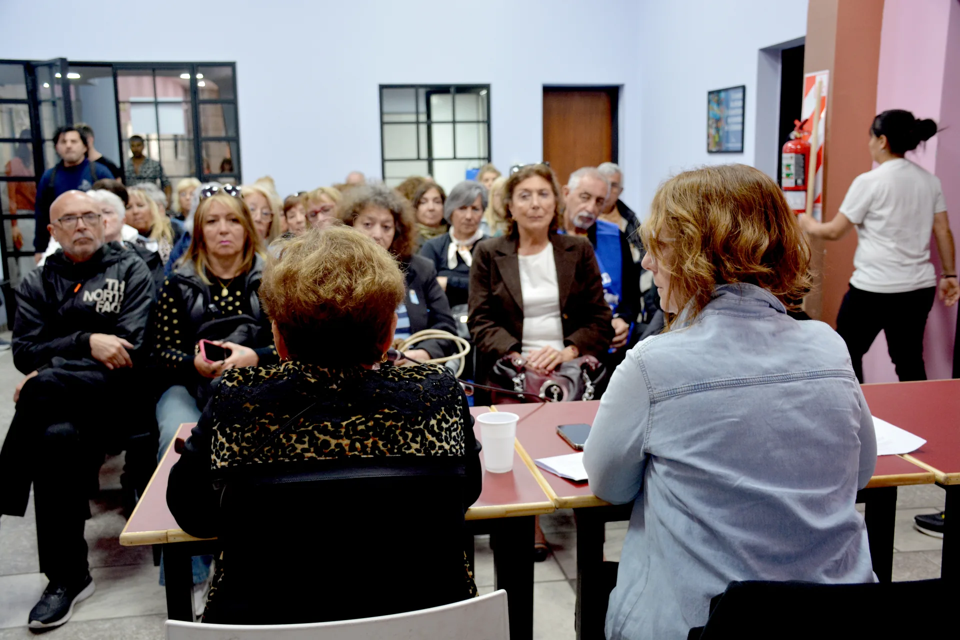 Participantes debaten en la mesa de trabajo del grupo 2 del Congreso Nacional de Jubilados.